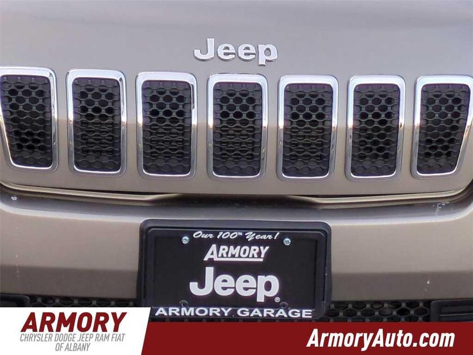 used 2019 Jeep Cherokee car, priced at $12,998