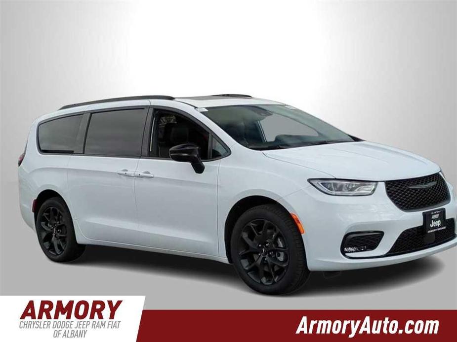 new 2024 Chrysler Pacifica car, priced at $51,887