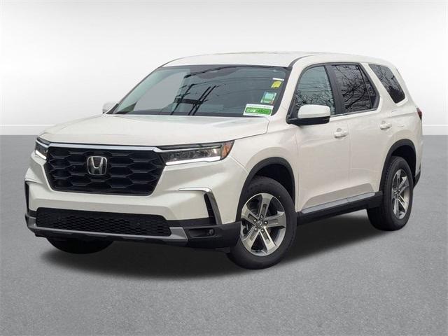 new 2025 Honda Pilot car, priced at $47,450