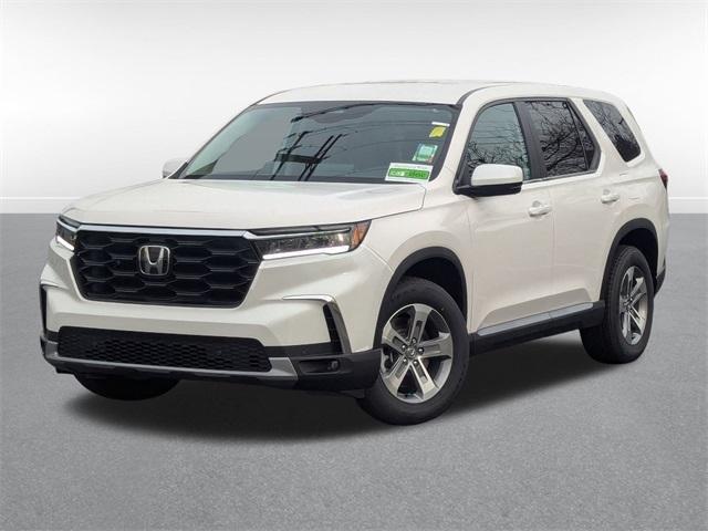 new 2025 Honda Pilot car, priced at $47,450