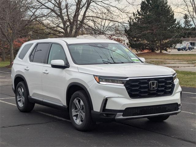 new 2025 Honda Pilot car, priced at $47,450