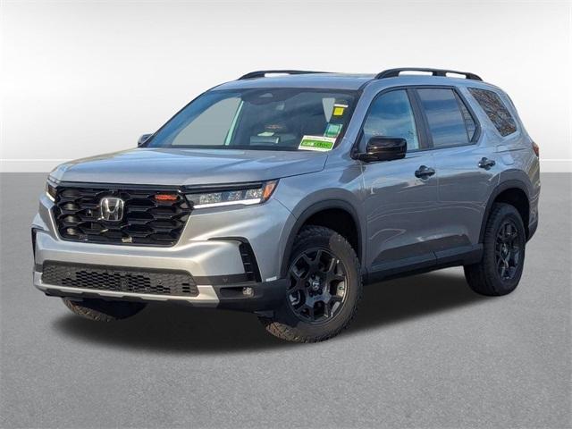 new 2025 Honda Pilot car, priced at $50,795