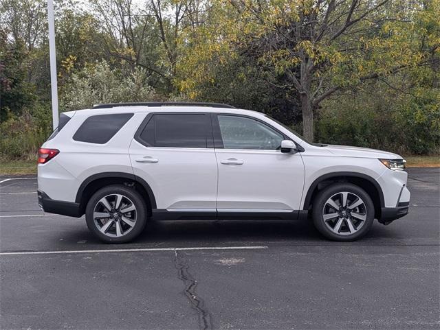 new 2025 Honda Pilot car, priced at $51,450