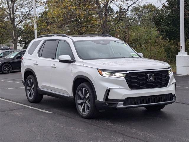 new 2025 Honda Pilot car, priced at $51,450