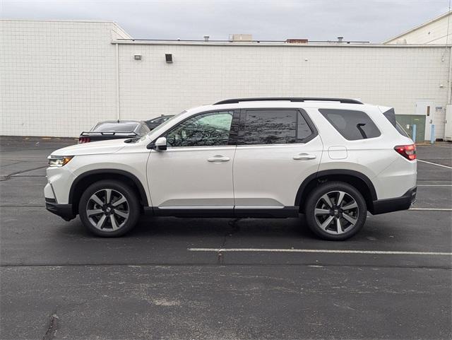 new 2025 Honda Pilot car, priced at $51,450