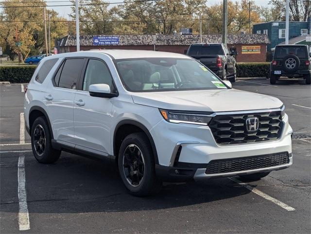 new 2025 Honda Pilot car, priced at $49,350