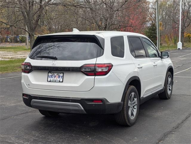 new 2025 Honda Pilot car, priced at $48,180