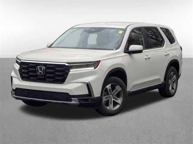 new 2025 Honda Pilot car, priced at $48,180