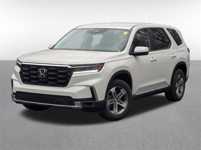 new 2025 Honda Pilot car, priced at $48,180