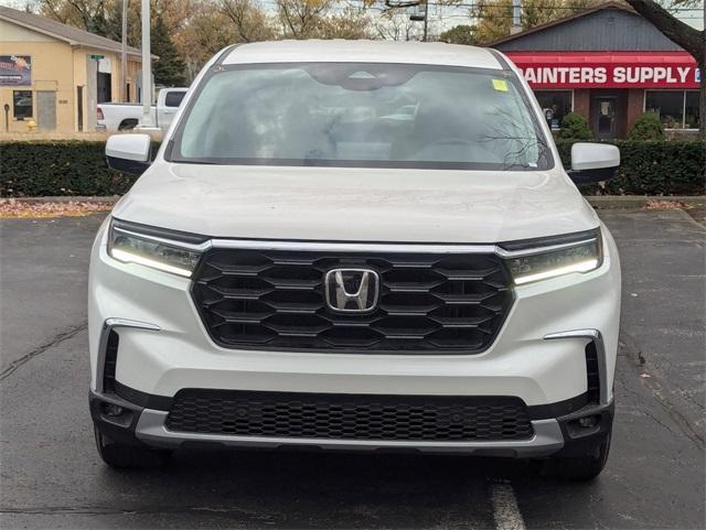 new 2025 Honda Pilot car, priced at $48,180