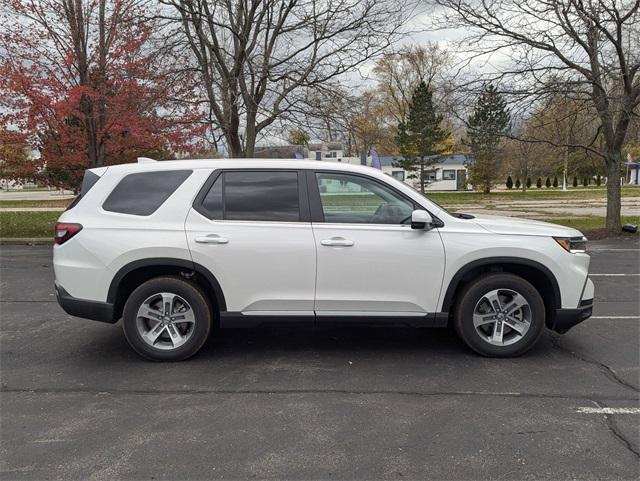 new 2025 Honda Pilot car, priced at $48,180