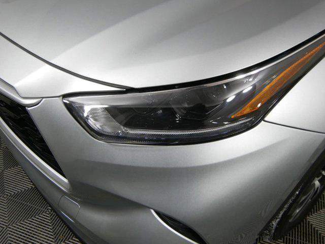 used 2021 Toyota Highlander car, priced at $35,163