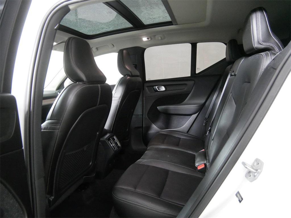 used 2020 Volvo XC40 car, priced at $24,037