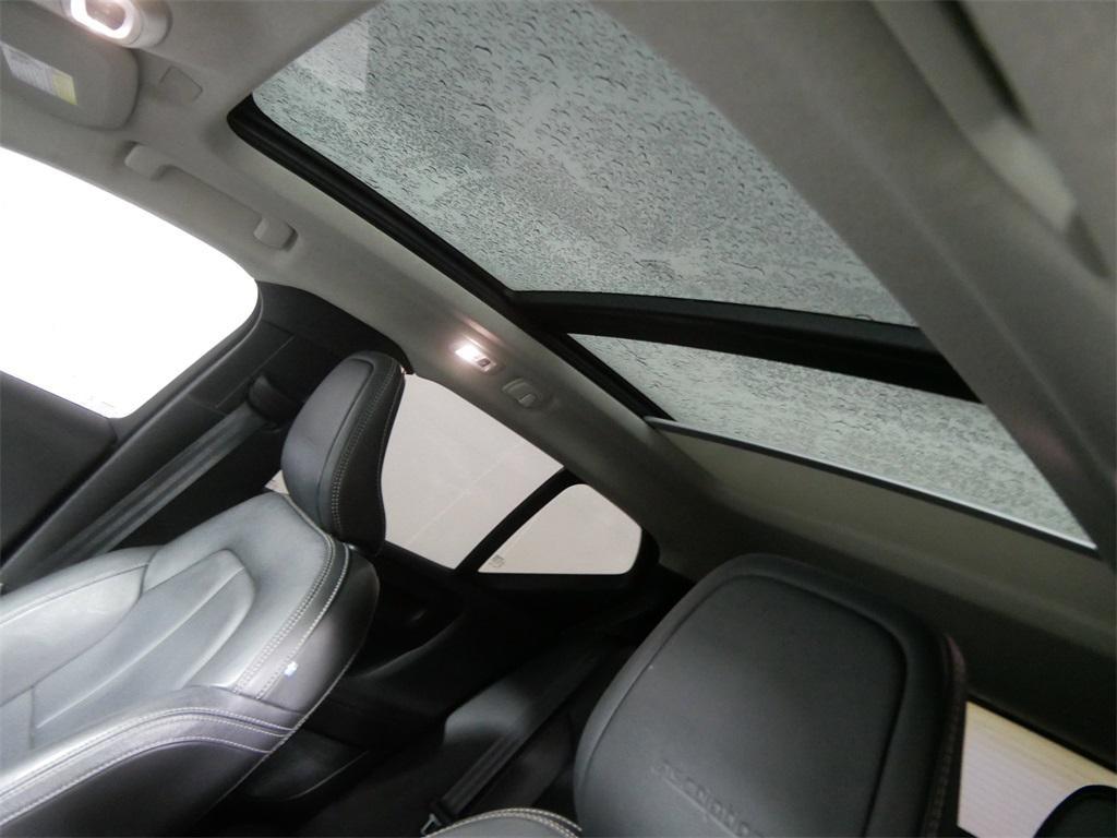 used 2020 Volvo XC40 car, priced at $24,037