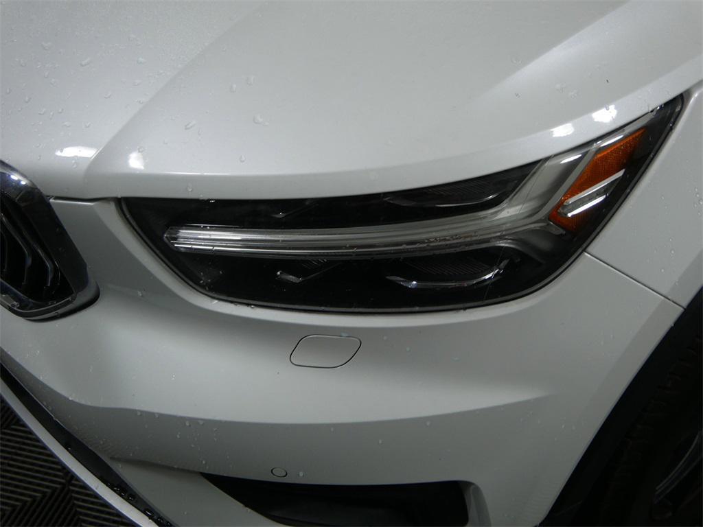 used 2020 Volvo XC40 car, priced at $24,037