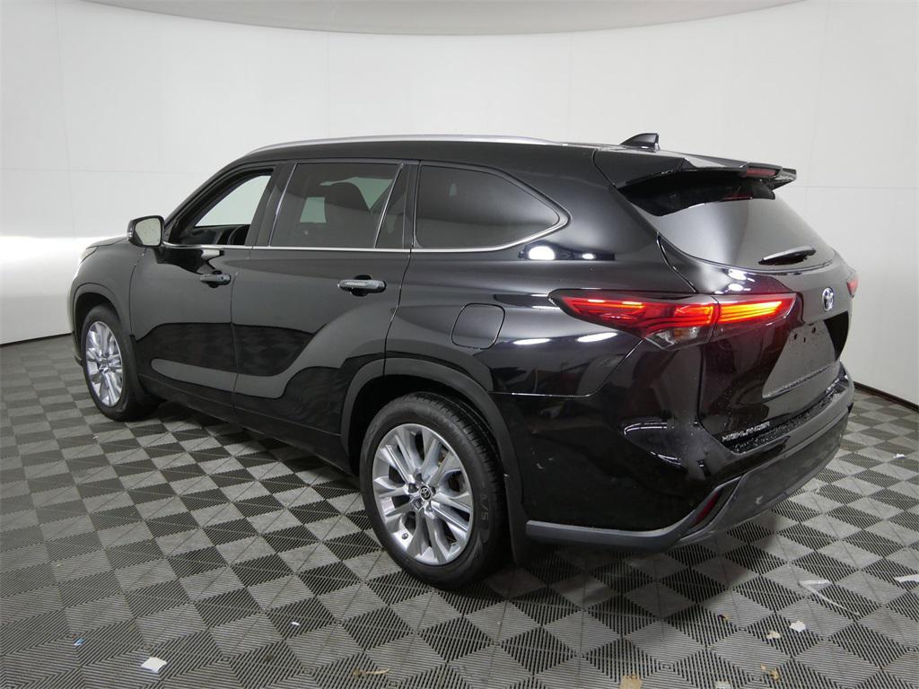 used 2021 Toyota Highlander car, priced at $37,842
