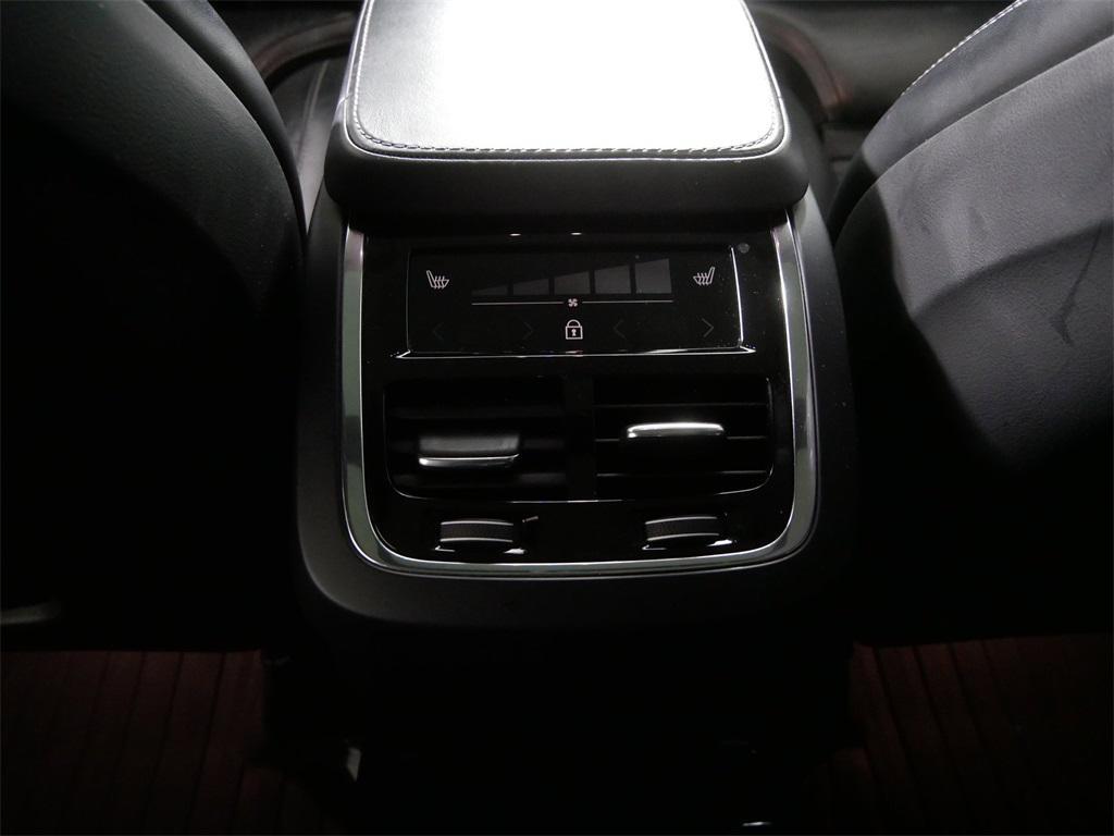 used 2021 Volvo XC90 car, priced at $28,290