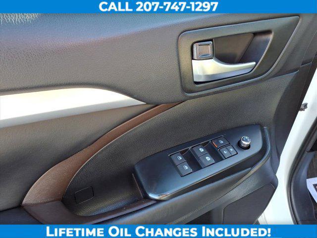 used 2019 Toyota Highlander car, priced at $26,750