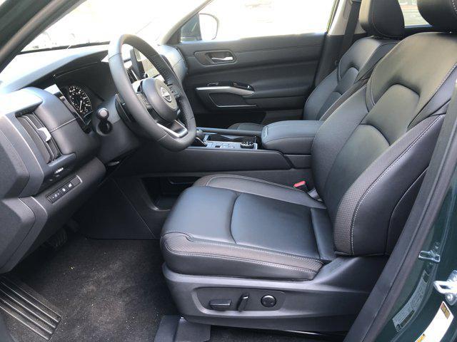 new 2025 Nissan Pathfinder car, priced at $45,013