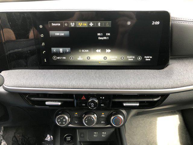 new 2025 Nissan Kicks car, priced at $27,086