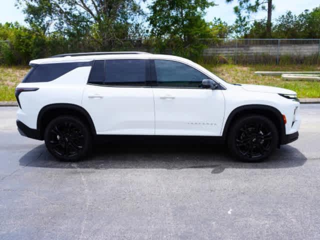 used 2025 Chevrolet Traverse car, priced at $43,494