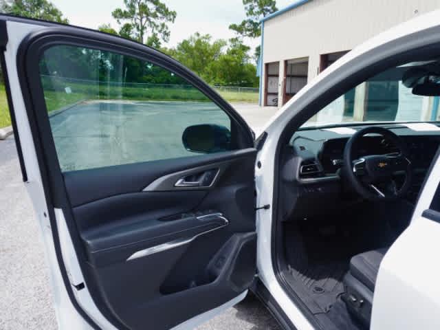 used 2025 Chevrolet Traverse car, priced at $43,494