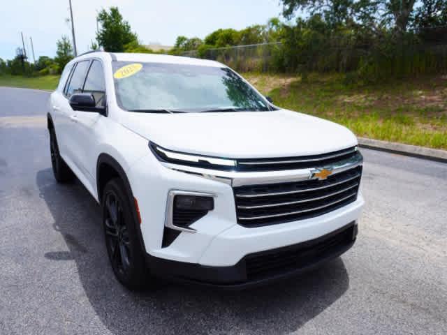 used 2025 Chevrolet Traverse car, priced at $43,494