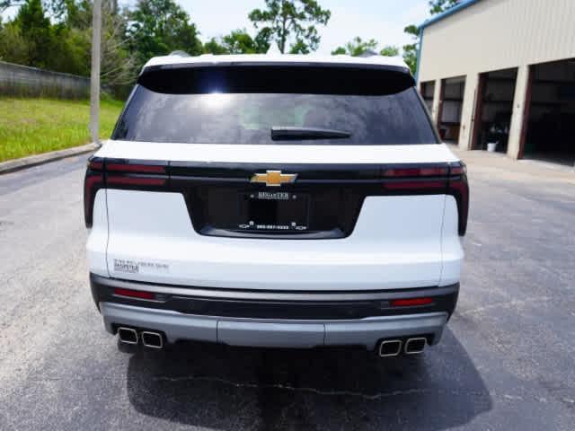used 2025 Chevrolet Traverse car, priced at $43,494