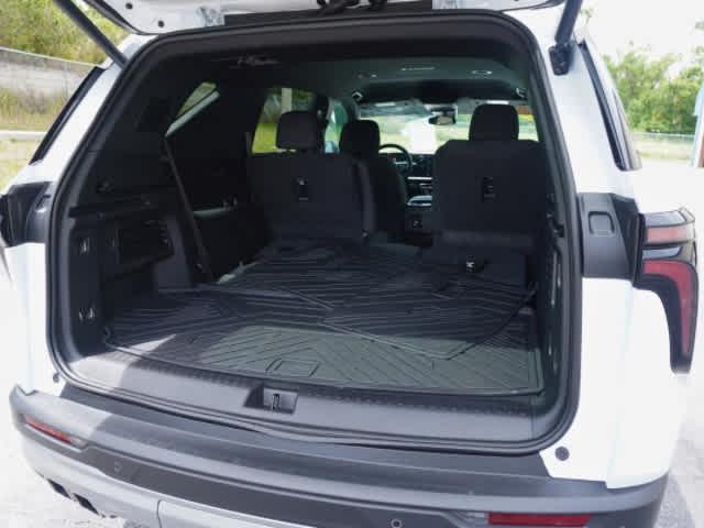 used 2025 Chevrolet Traverse car, priced at $43,494