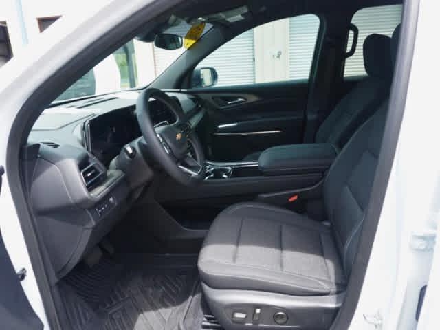 used 2025 Chevrolet Traverse car, priced at $43,494