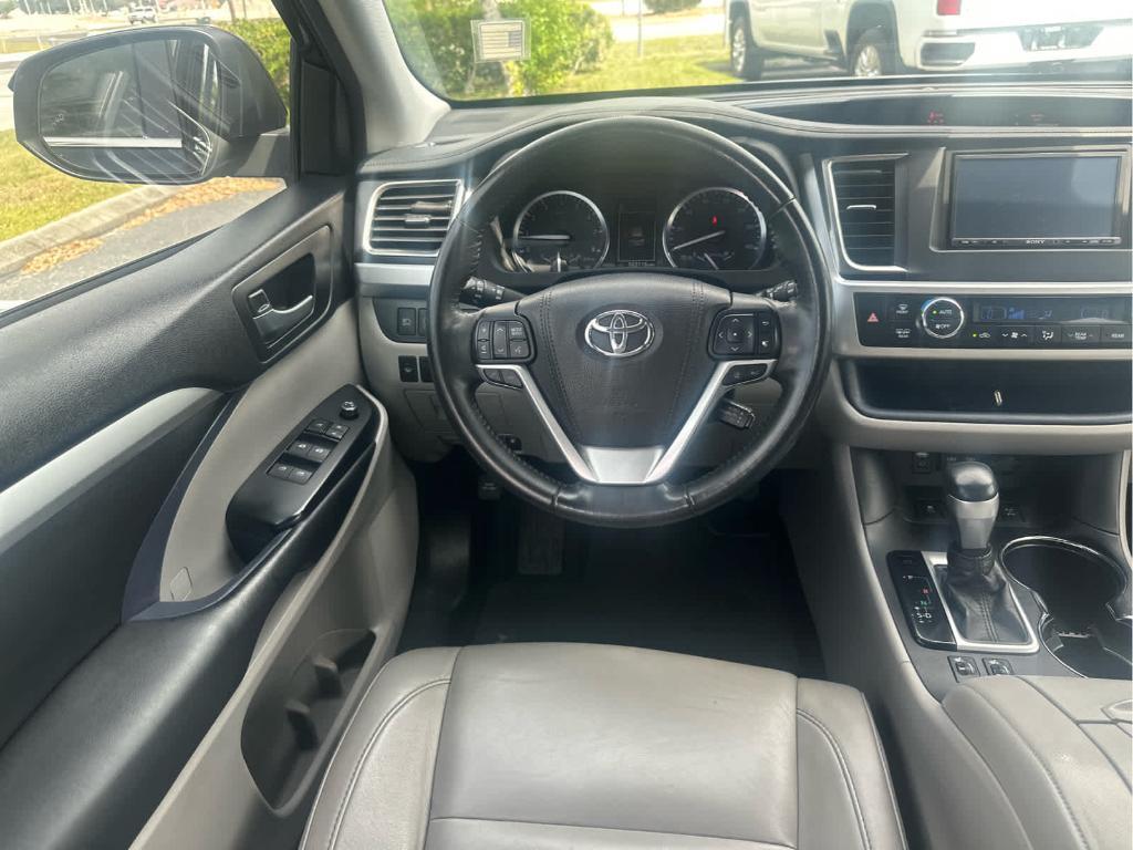 used 2018 Toyota Highlander car, priced at $20,295