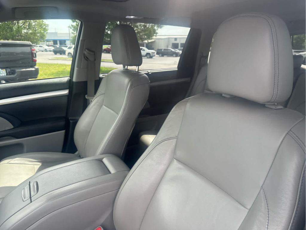 used 2018 Toyota Highlander car, priced at $20,295