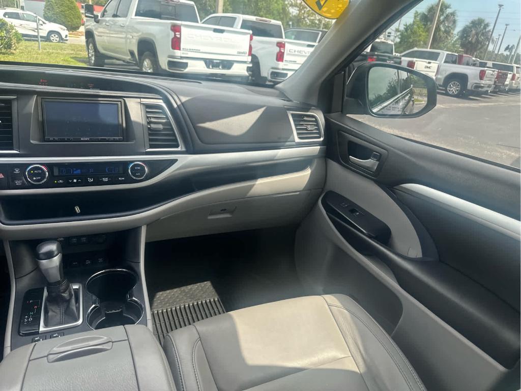 used 2018 Toyota Highlander car, priced at $20,295