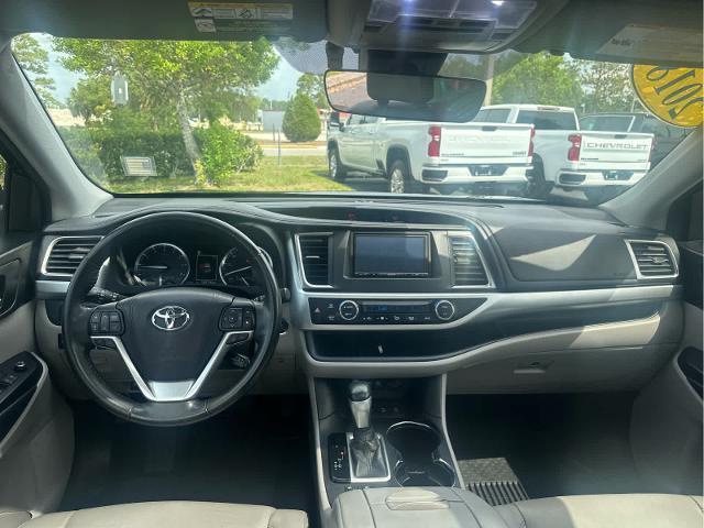 used 2018 Toyota Highlander car, priced at $22,998