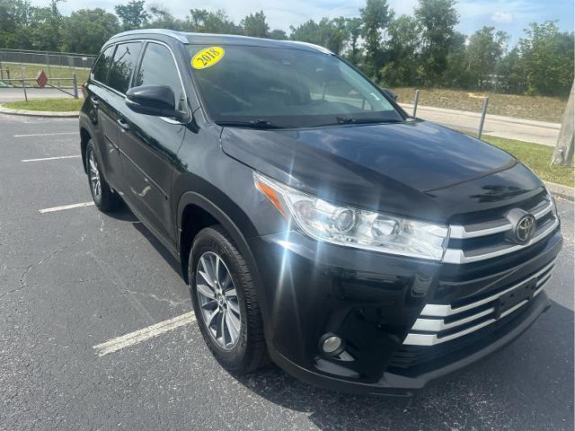 used 2018 Toyota Highlander car, priced at $22,998