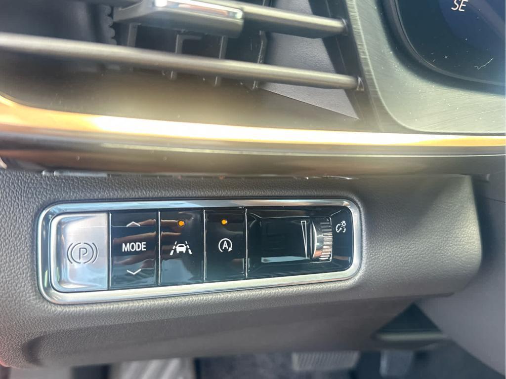 used 2025 Buick Envision car, priced at $41,993