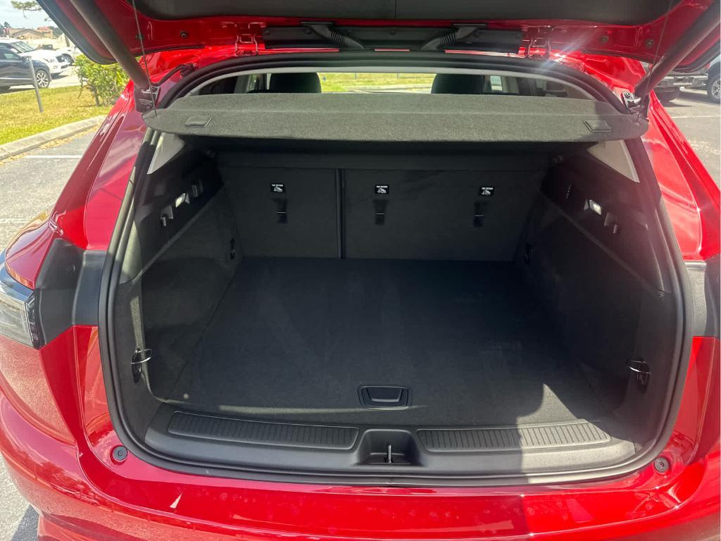 used 2025 Buick Envision car, priced at $41,993