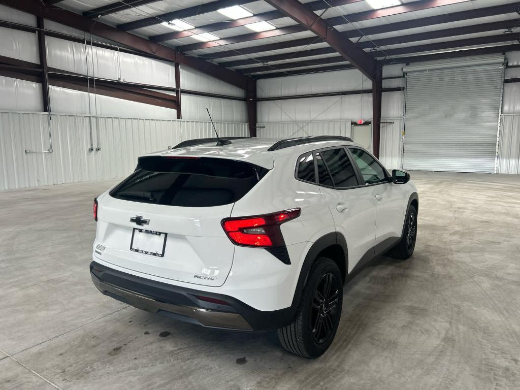 used 2024 Chevrolet Trax car, priced at $22,993