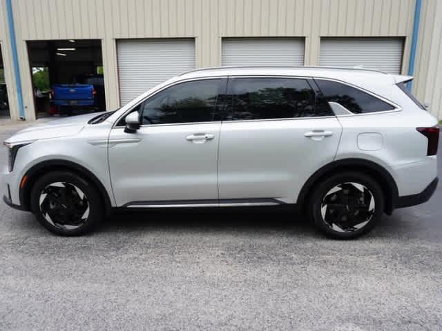 used 2025 Kia Sorento Hybrid car, priced at $35,994