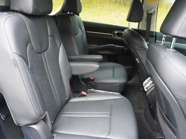 used 2025 Kia Sorento Hybrid car, priced at $35,994