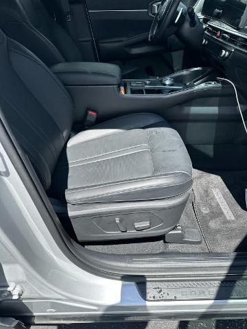 used 2025 Kia Sorento Hybrid car, priced at $35,994