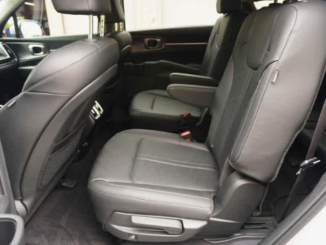 used 2025 Kia Sorento Hybrid car, priced at $35,994