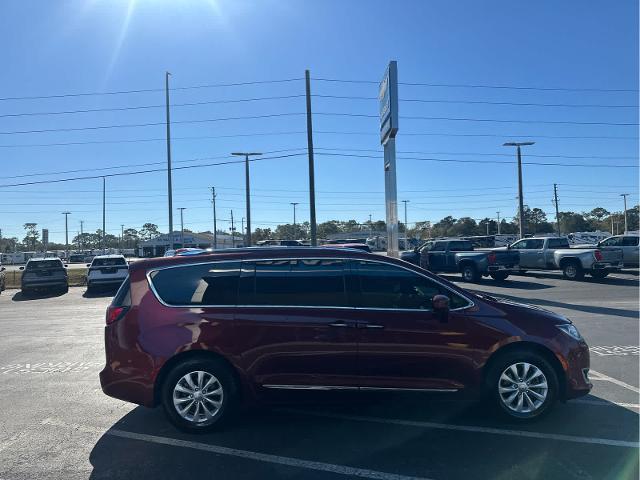 used 2018 Chrysler Pacifica car, priced at $12,995