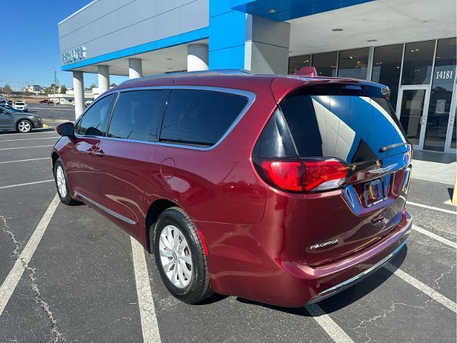 used 2018 Chrysler Pacifica car, priced at $12,995