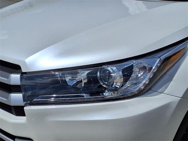 used 2018 Toyota Highlander car, priced at $23,298