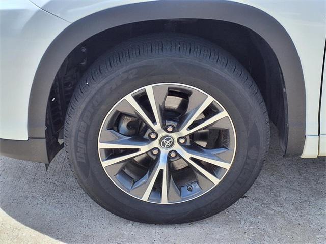 used 2018 Toyota Highlander car, priced at $23,298
