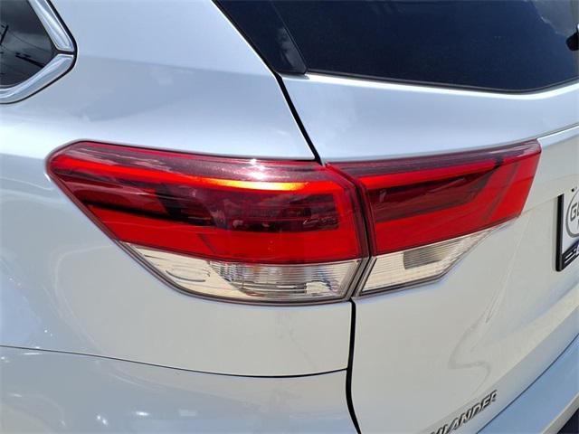used 2018 Toyota Highlander car, priced at $23,298