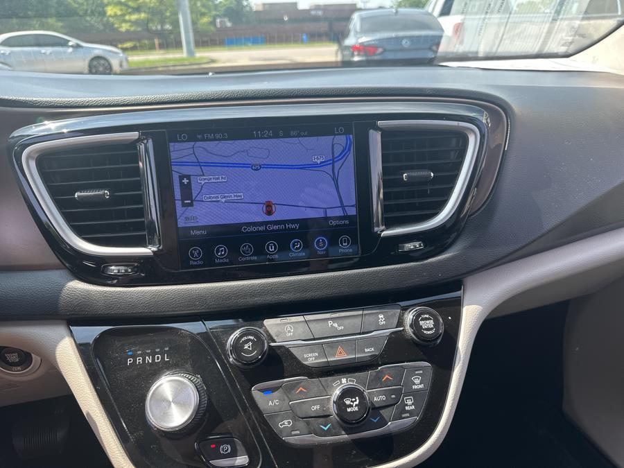 used 2017 Chrysler Pacifica car, priced at $9,995