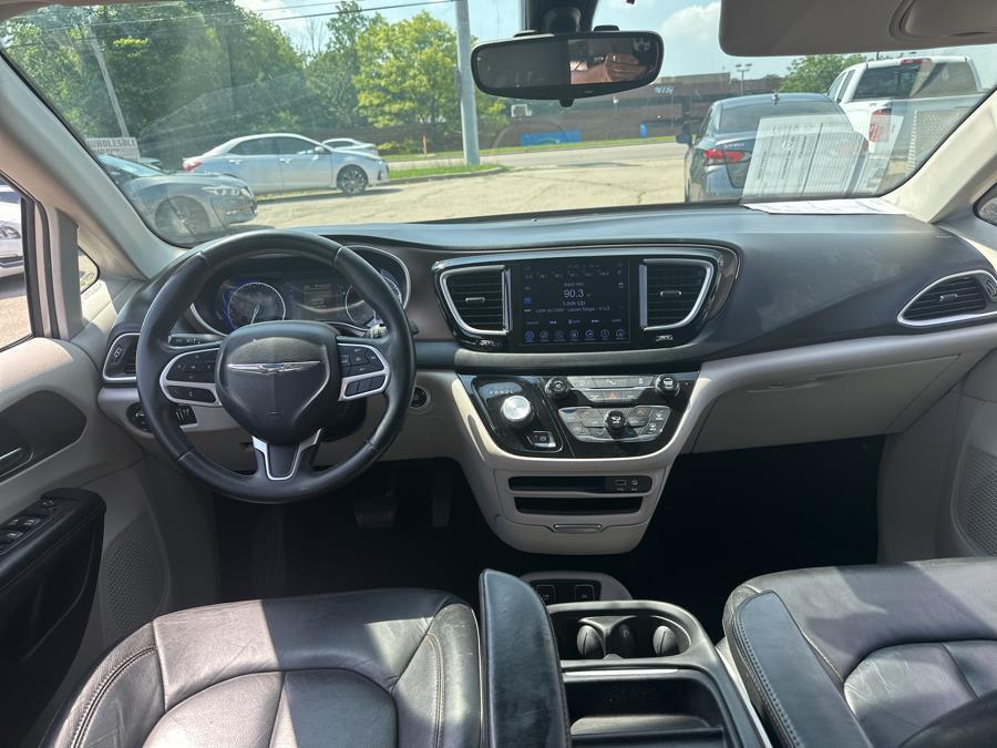 used 2017 Chrysler Pacifica car, priced at $9,995