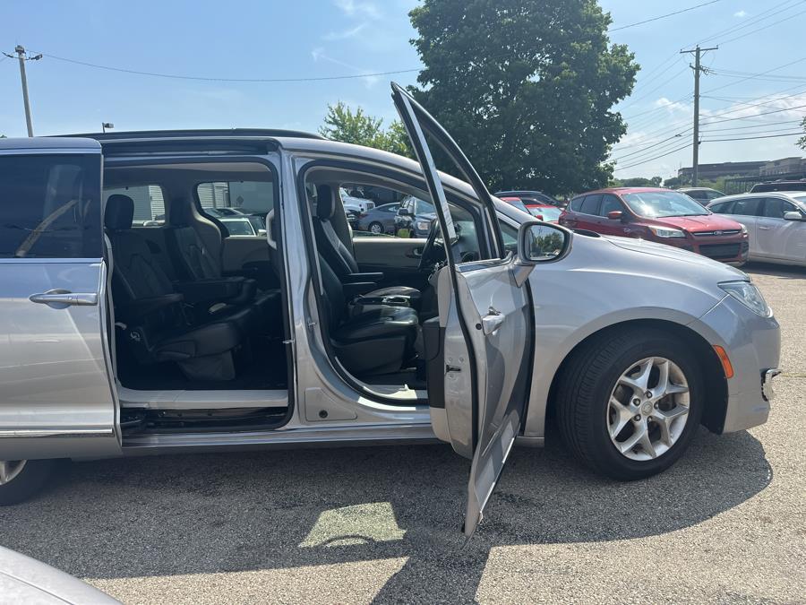 used 2017 Chrysler Pacifica car, priced at $9,995